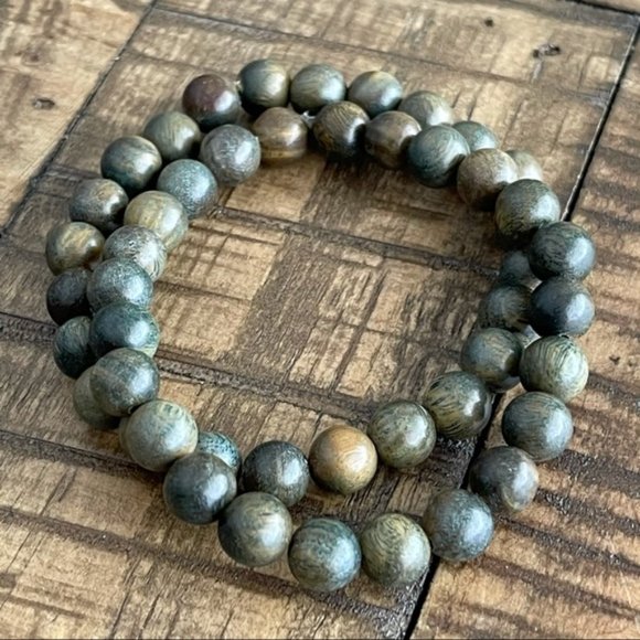 2pc 8mm Green Sandalwood Stretch Bead Bracelet - Picture 2 of 4